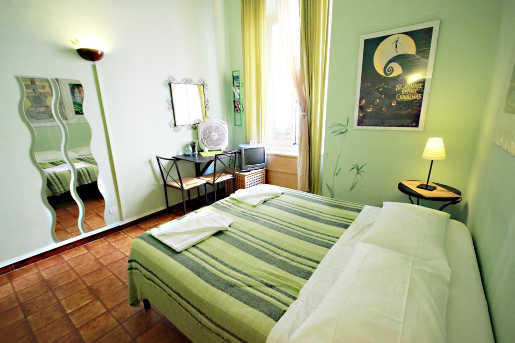 מלון רומא Sixbeds חדר תמונה
